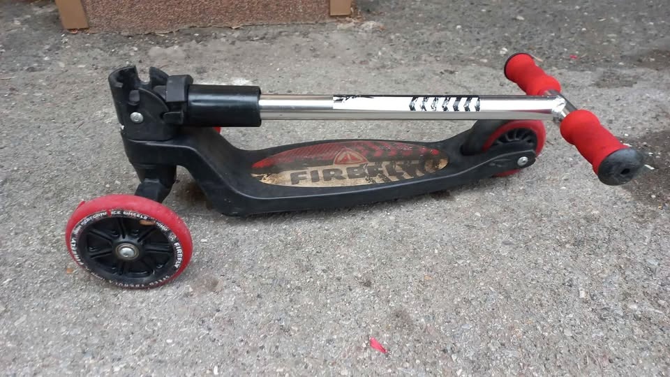 Dětská tříkolová koloběžka Firefly - 2