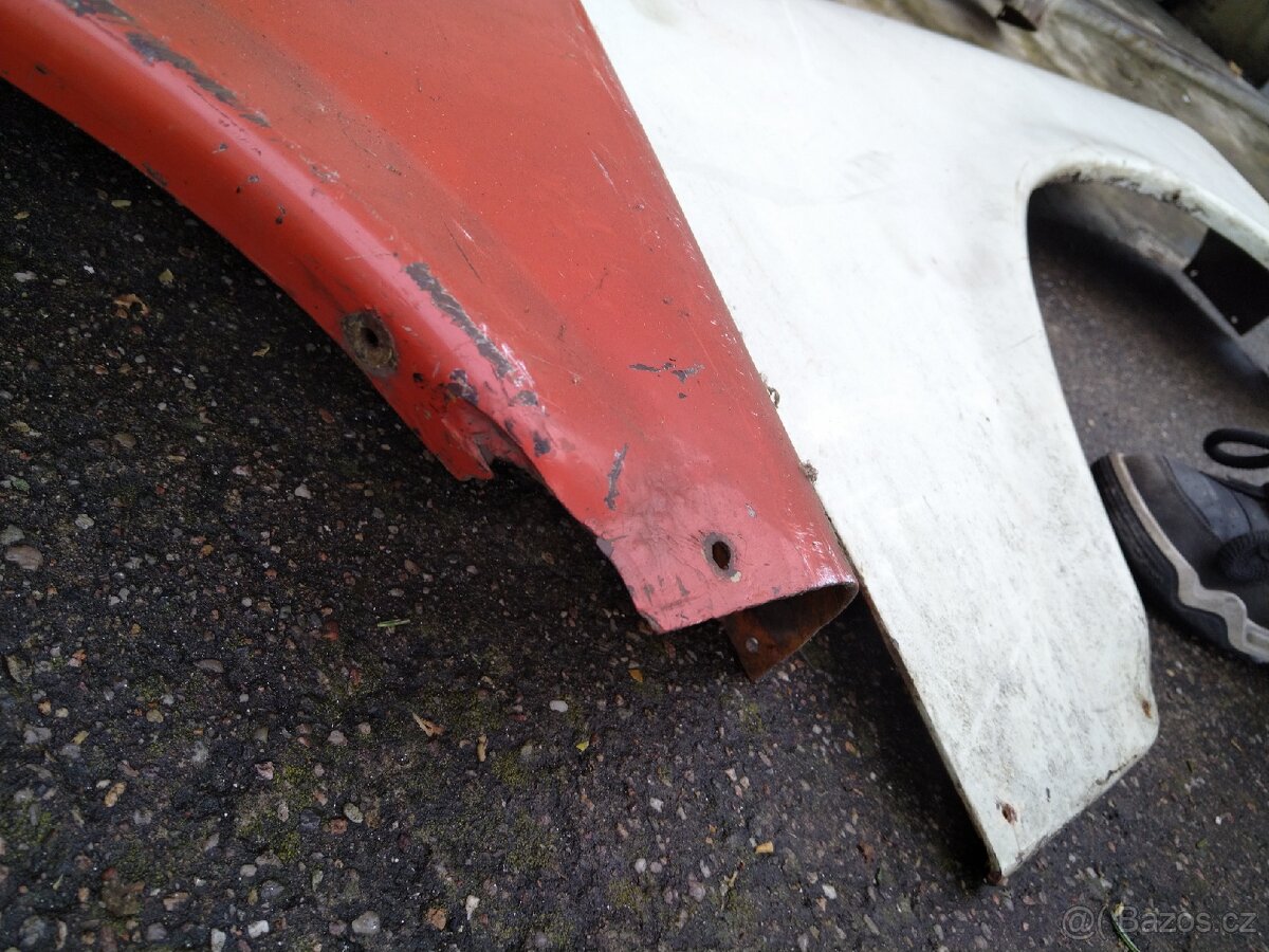 Prodám PP blatník na Trabant - 2