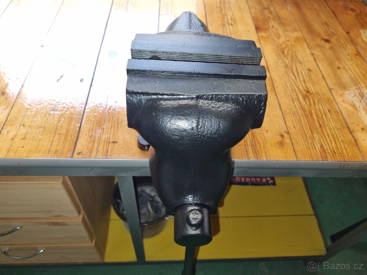 Prodám otočný svěrák YORK 150 - 2