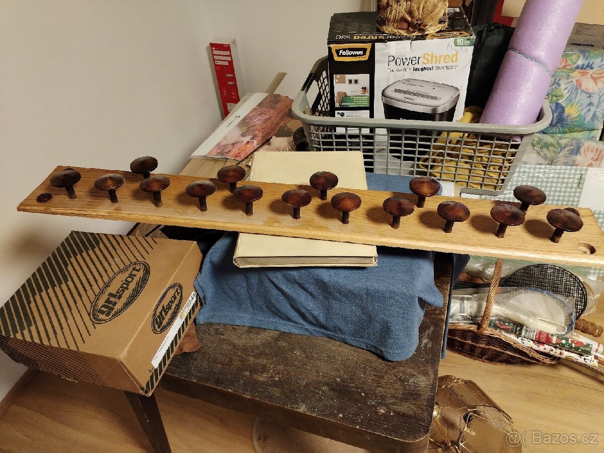 Věšák na oblečení - 2