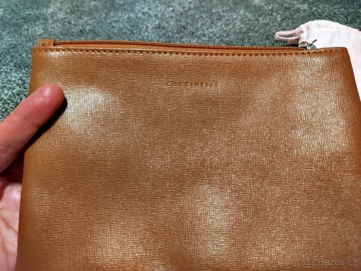 kožené psaníčko Coccinelle - 2