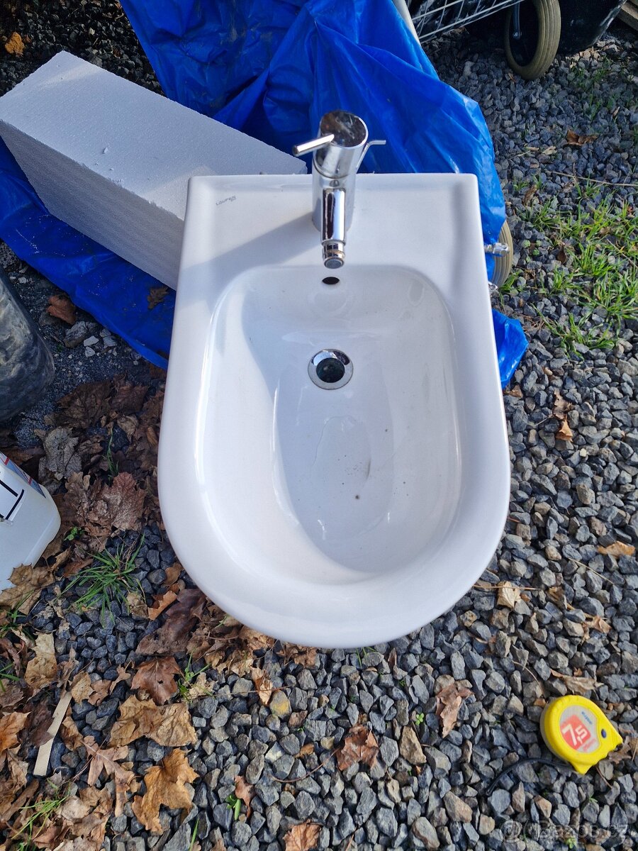 Bidet s baterii - 2