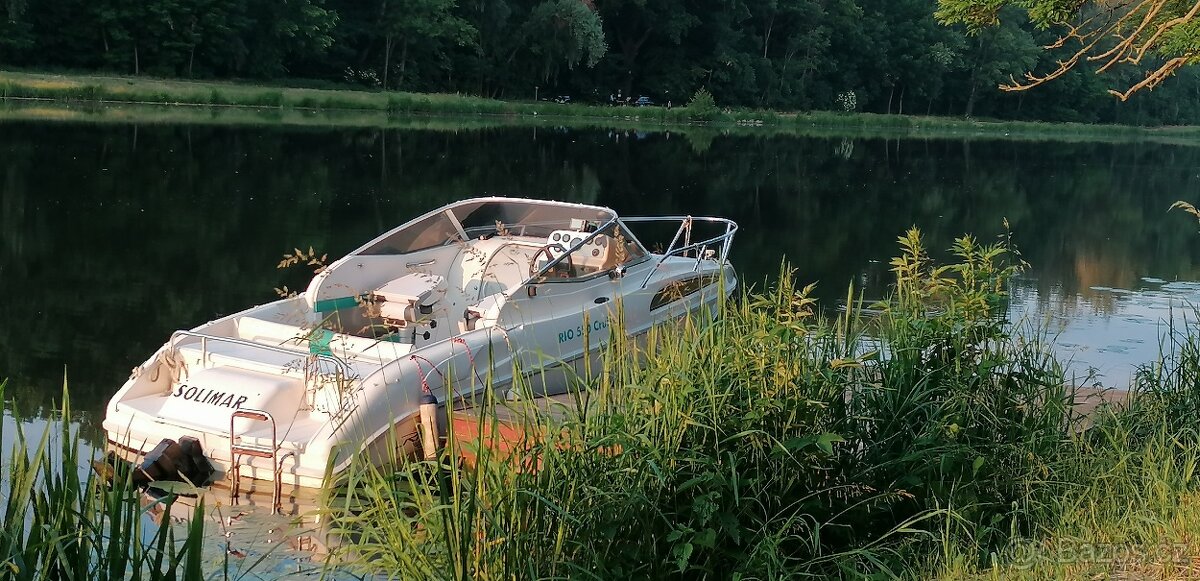 Prodám kajutový motorový člun - 2