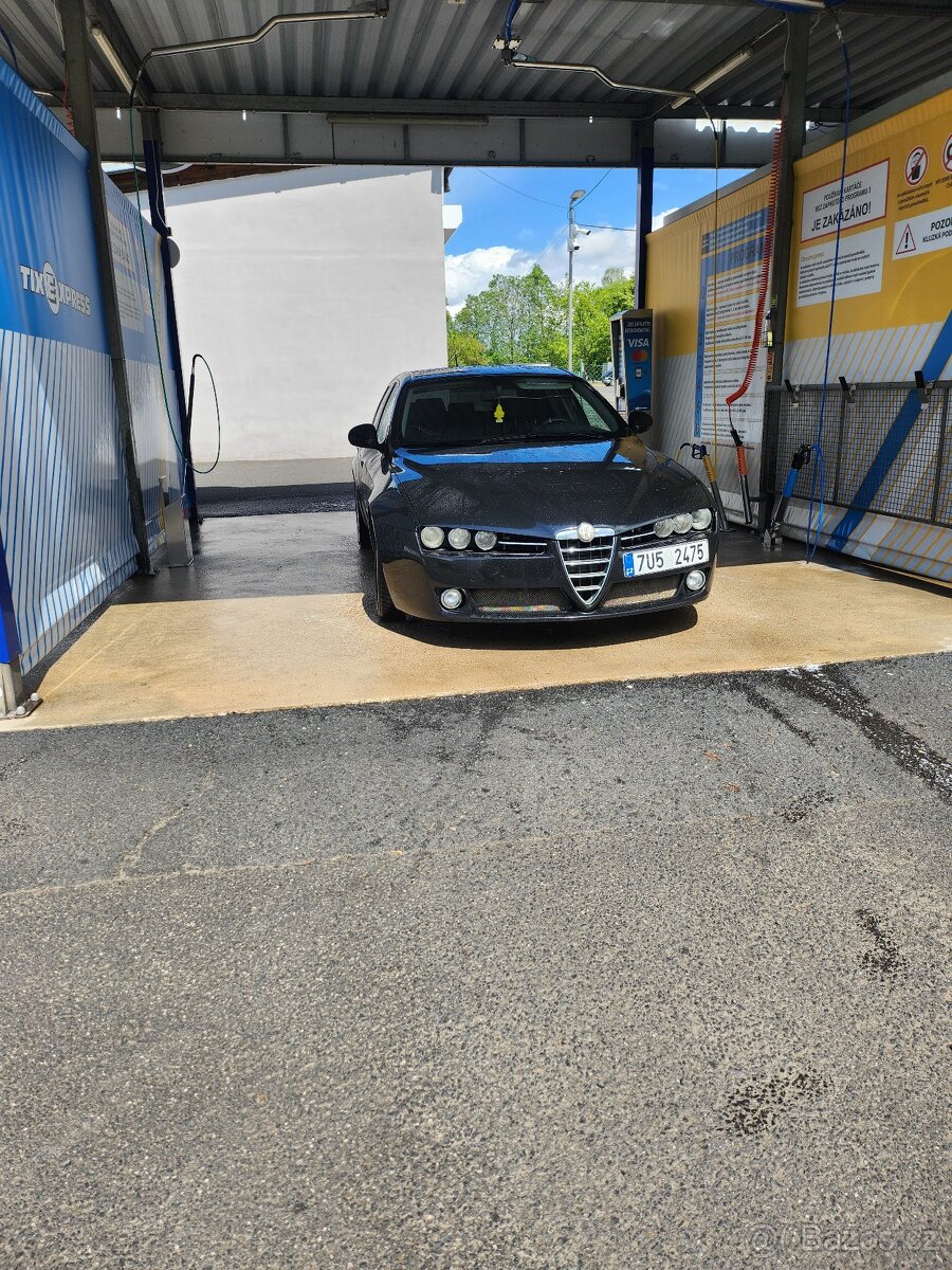 Alfa Romeo 159 - 2