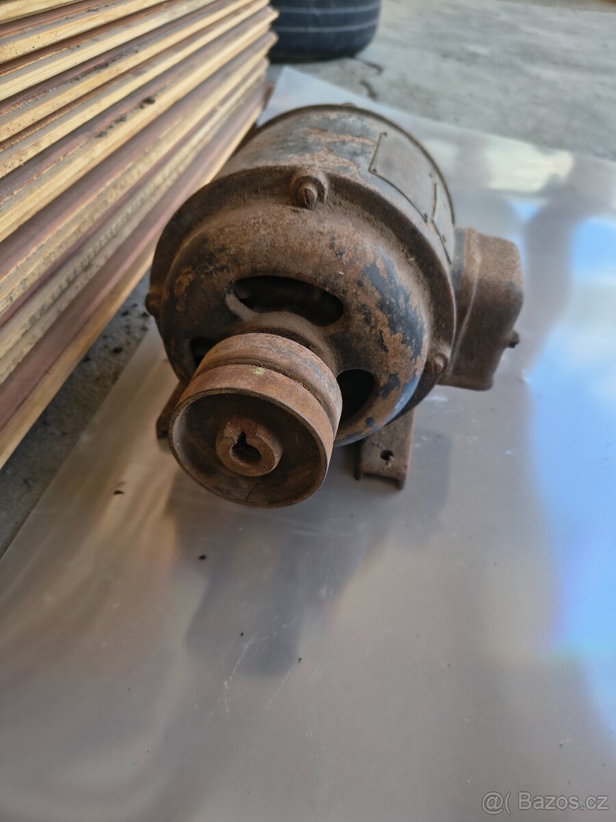 Historický elektromotor SVET 135W - 2