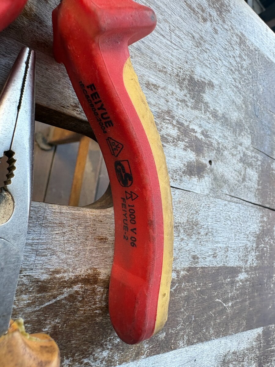 Kleště Knipex a kleště Jobi profi - 2