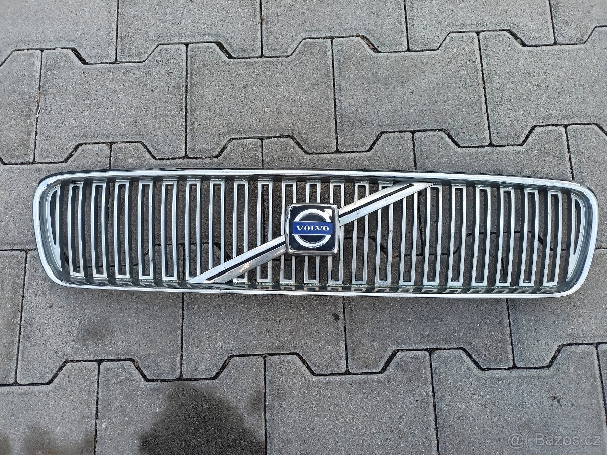 Nárazník a mřížka Volvo V50 - 2