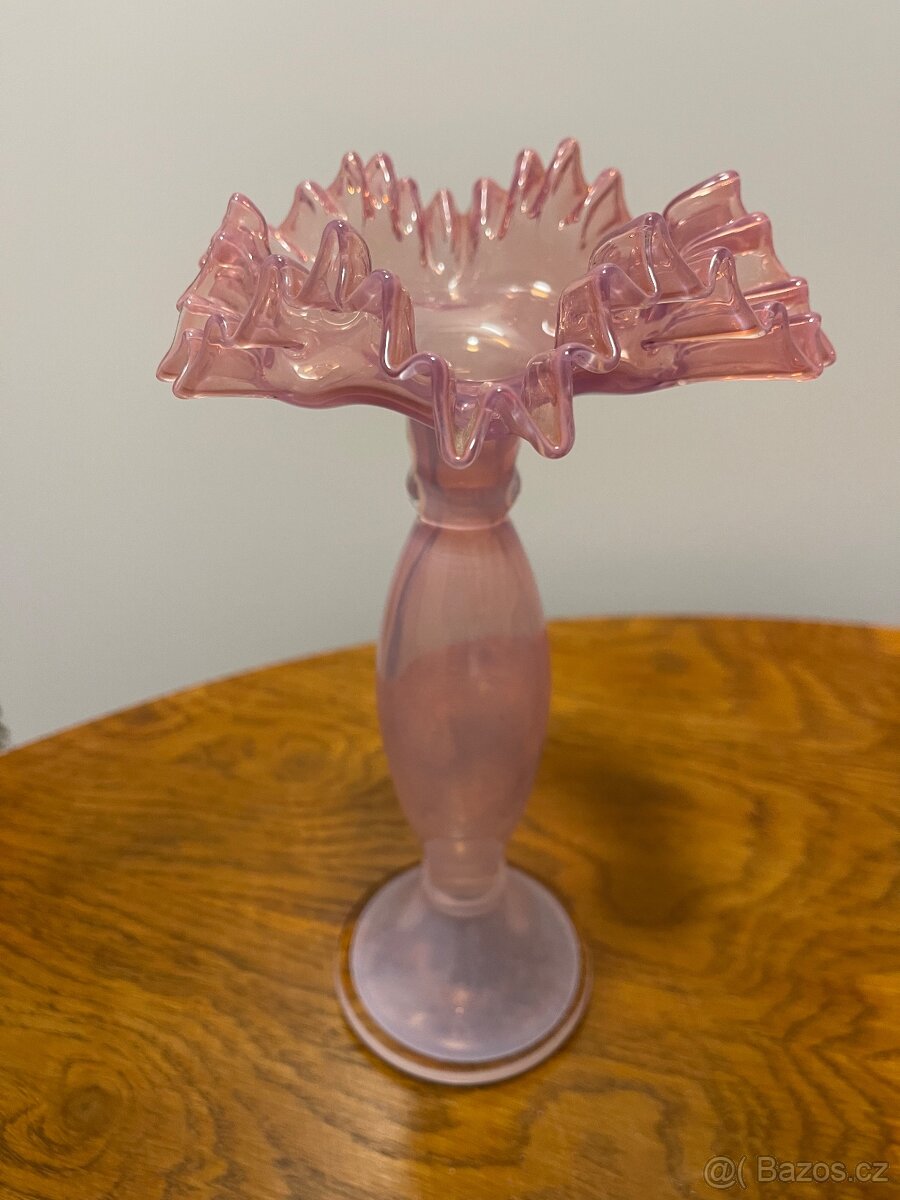 Skleněná váza růžová - 2