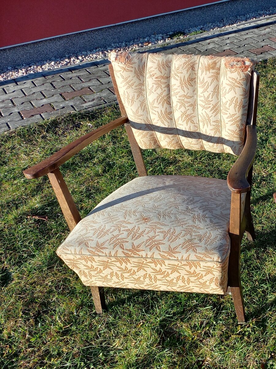 Křeslo – A 61 - k renovaci - 2