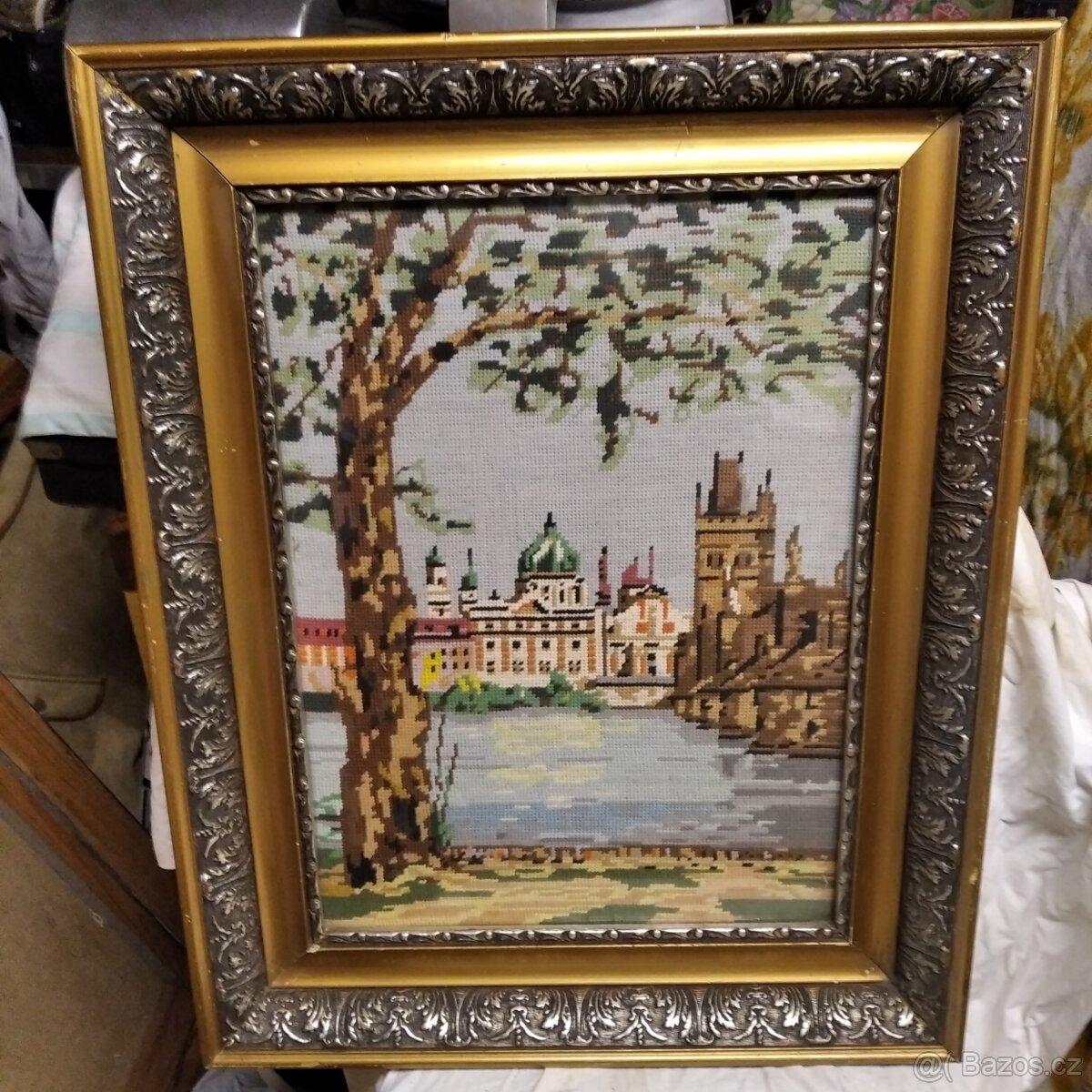 stare gobeliny v ramech zlacenych - 2
