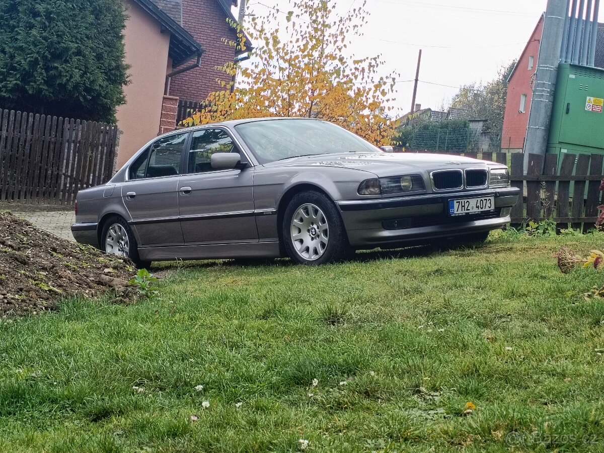 BMW 740i e38 top stav bez investic - 2