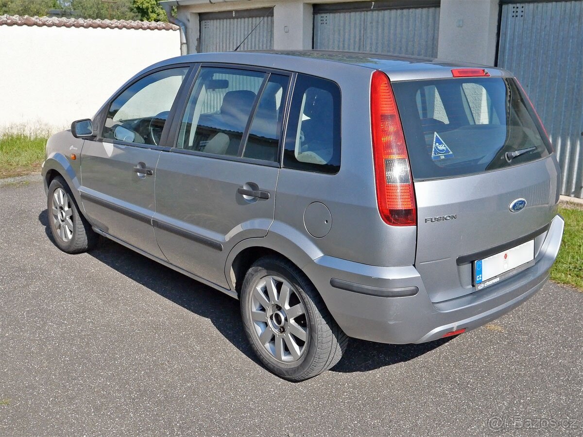 Ford Fusion 1.4 benzin (r.v. 2005) stříbrný - STK do 09/2027 - 2