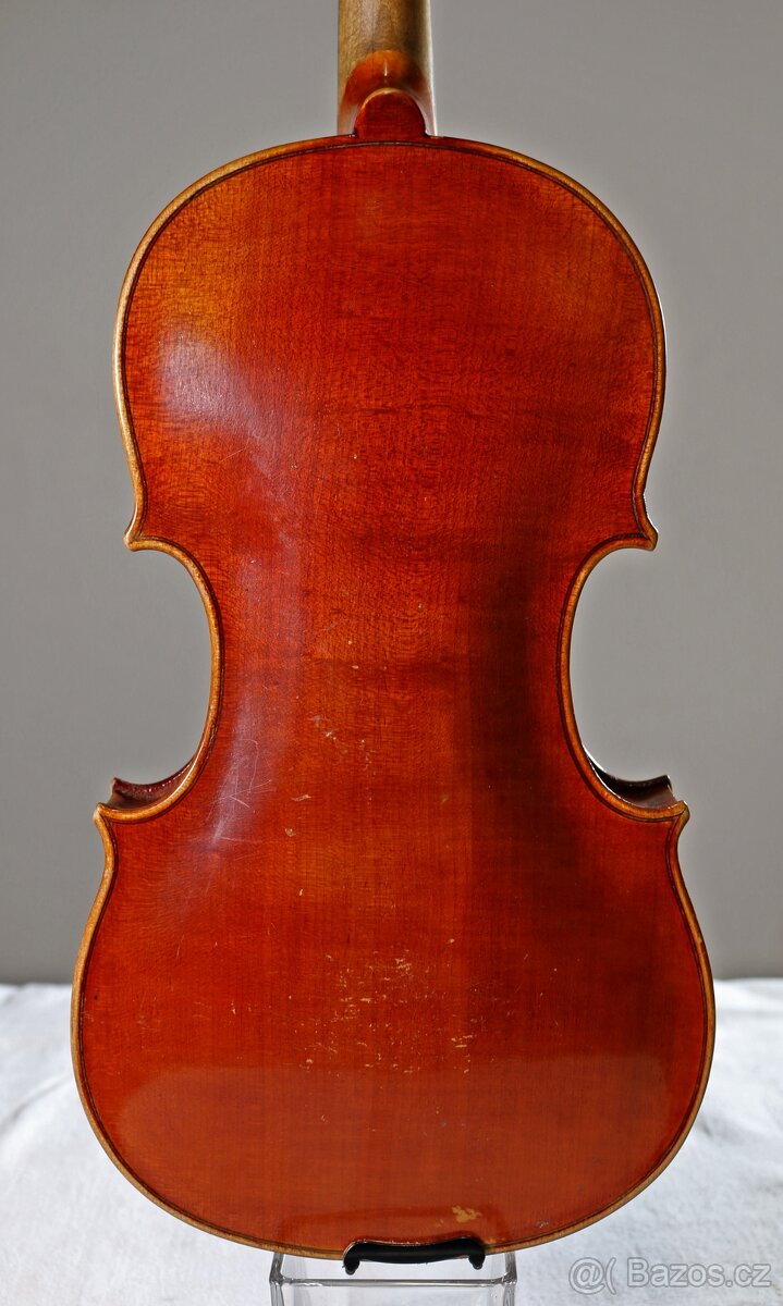 Prodám celé 4/4 100let staré české housle - 2