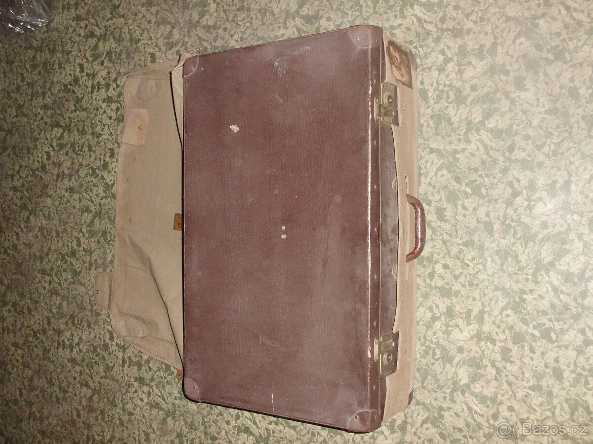 starý kufr - 2