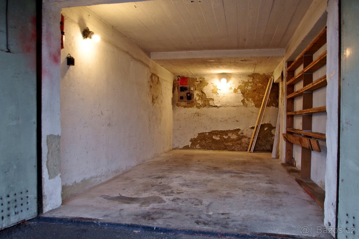 Prodej garáže 20 m² Brno-Kr.Pole ul. Božetěchova - 2