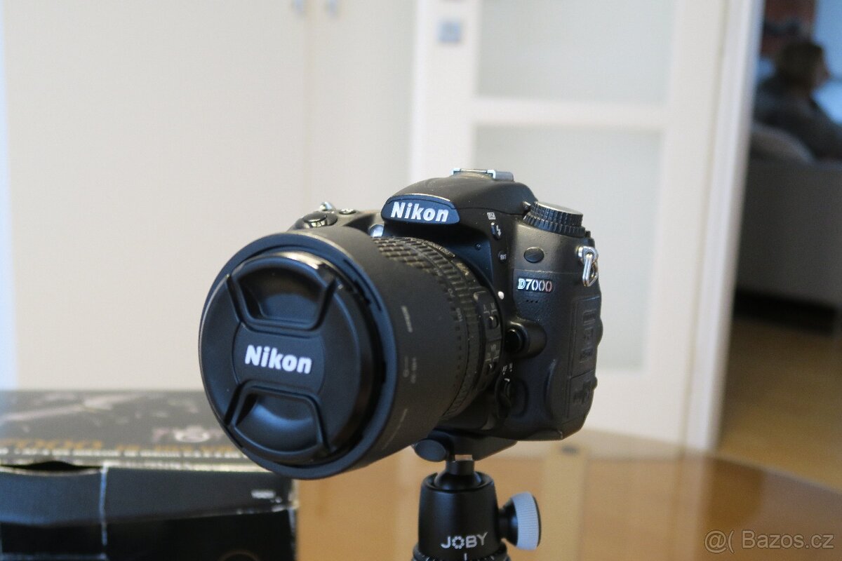 Nikon D7000 + objektiv a příslušenství - 2