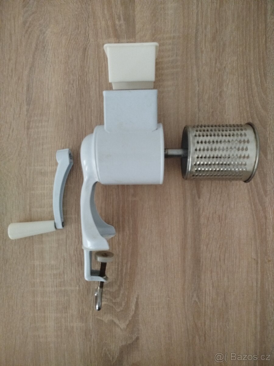 mlýnek na ořechy - 2