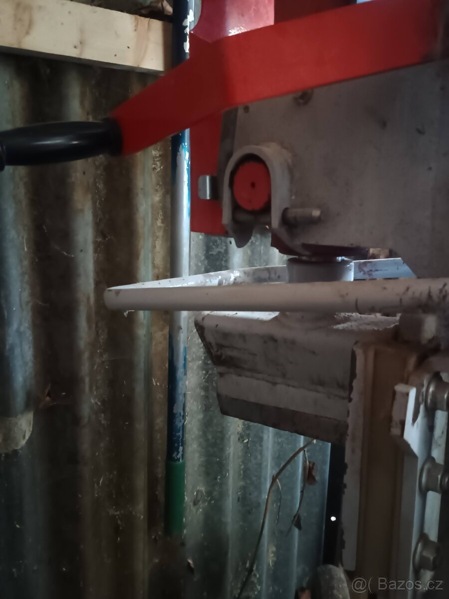 štípačka na dřevo VARI benzinový motor - 2