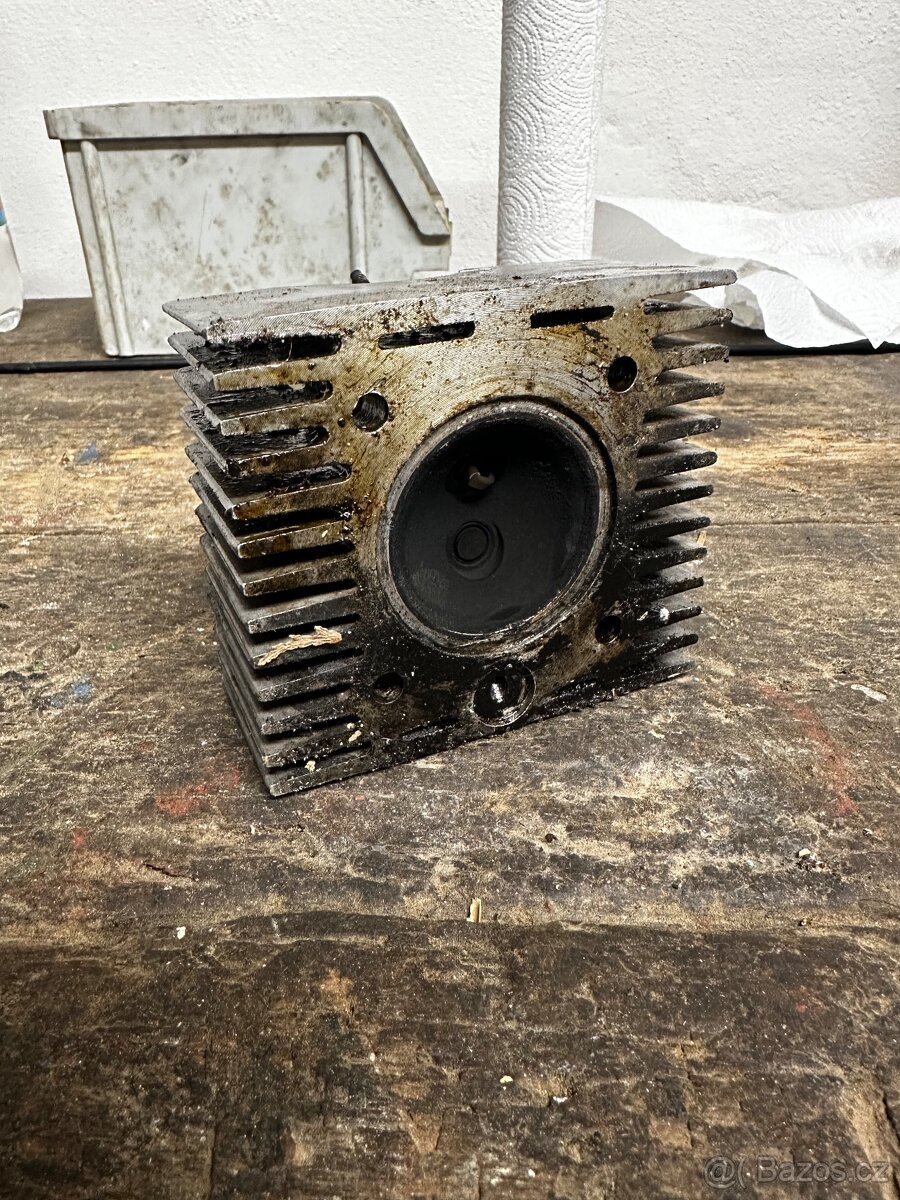 Babetta 207 - hlava válce - 2