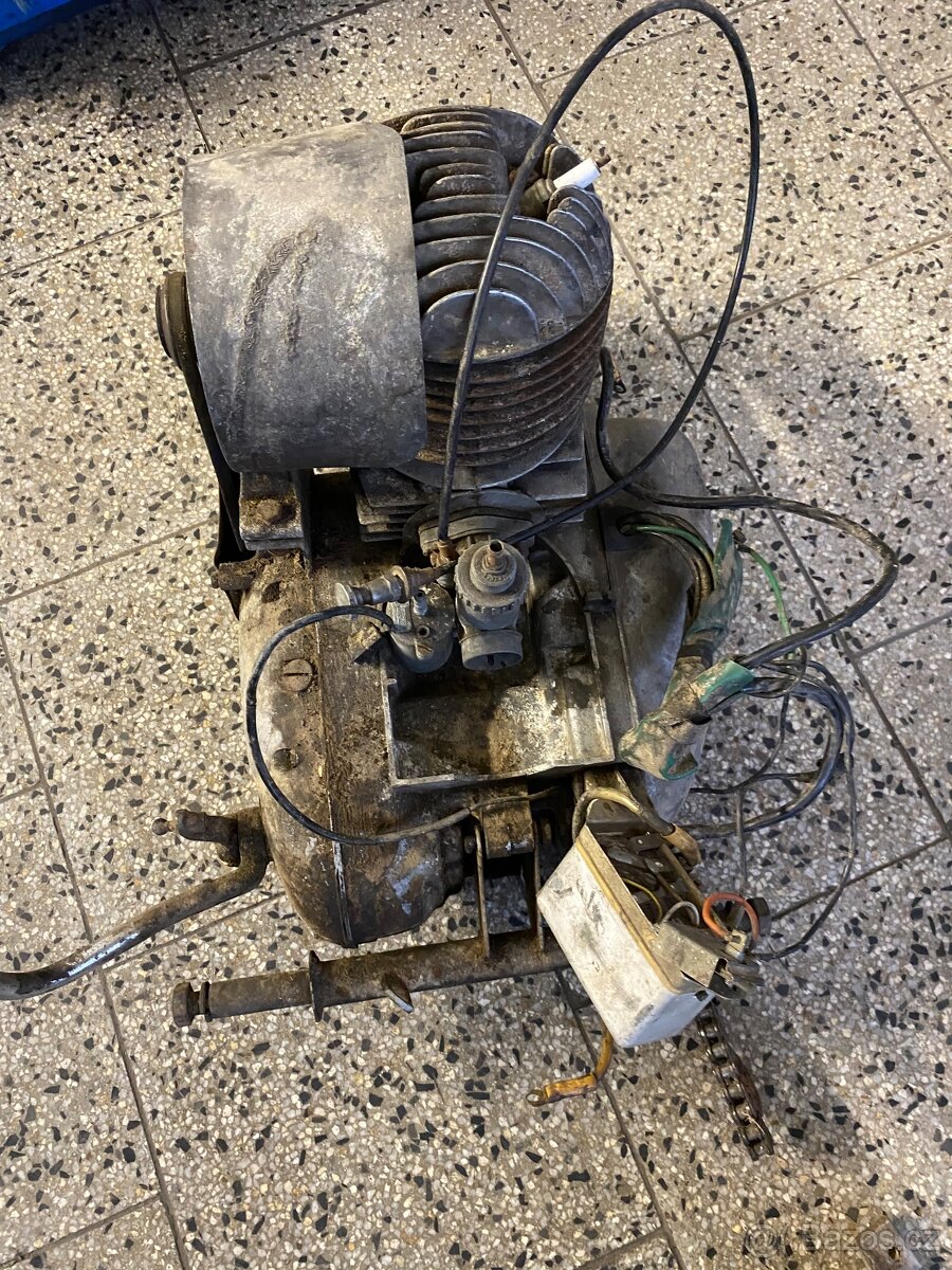 Motor čz 175 prase 502 - 2