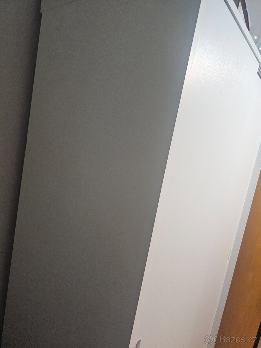 Šatní skříň - 2
