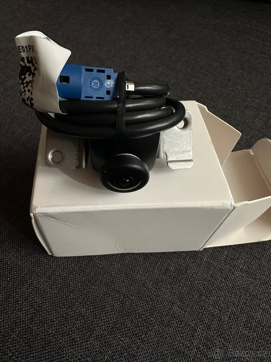 Zadní kamera Tesla Model S, model X - 2