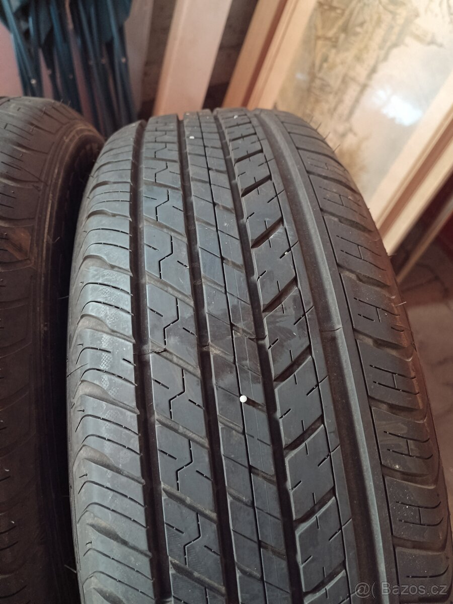 225/60/18 Dunlop - 2