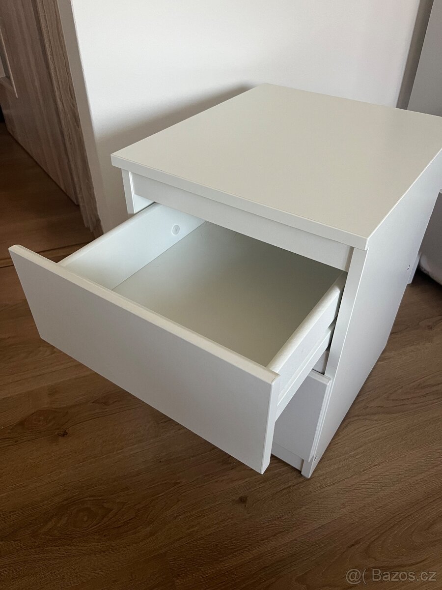 Noční stolek Malm Ikea - 2