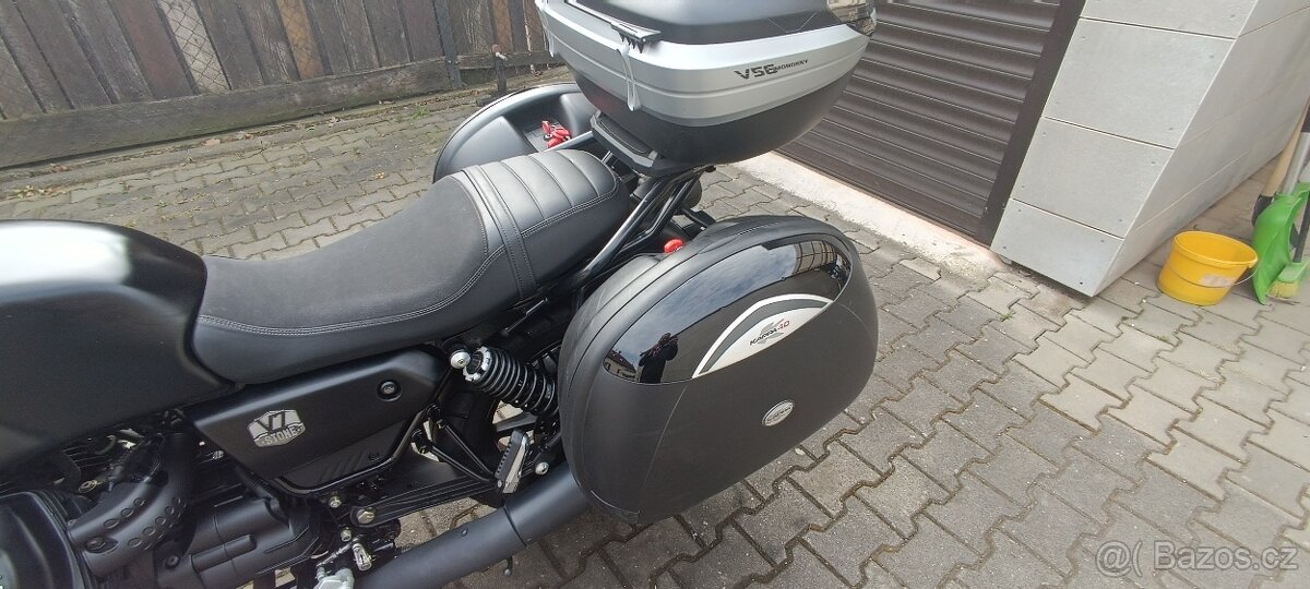 Moto Guzzi V7 Stone - 2