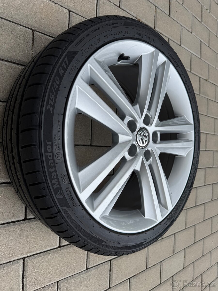 Alu kola 17” 5/100 originál Škoda nové + pneu 215/40/17 - 2