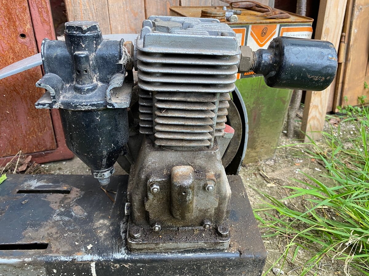 Vzduchový hospodský kompresor Jikov - 2