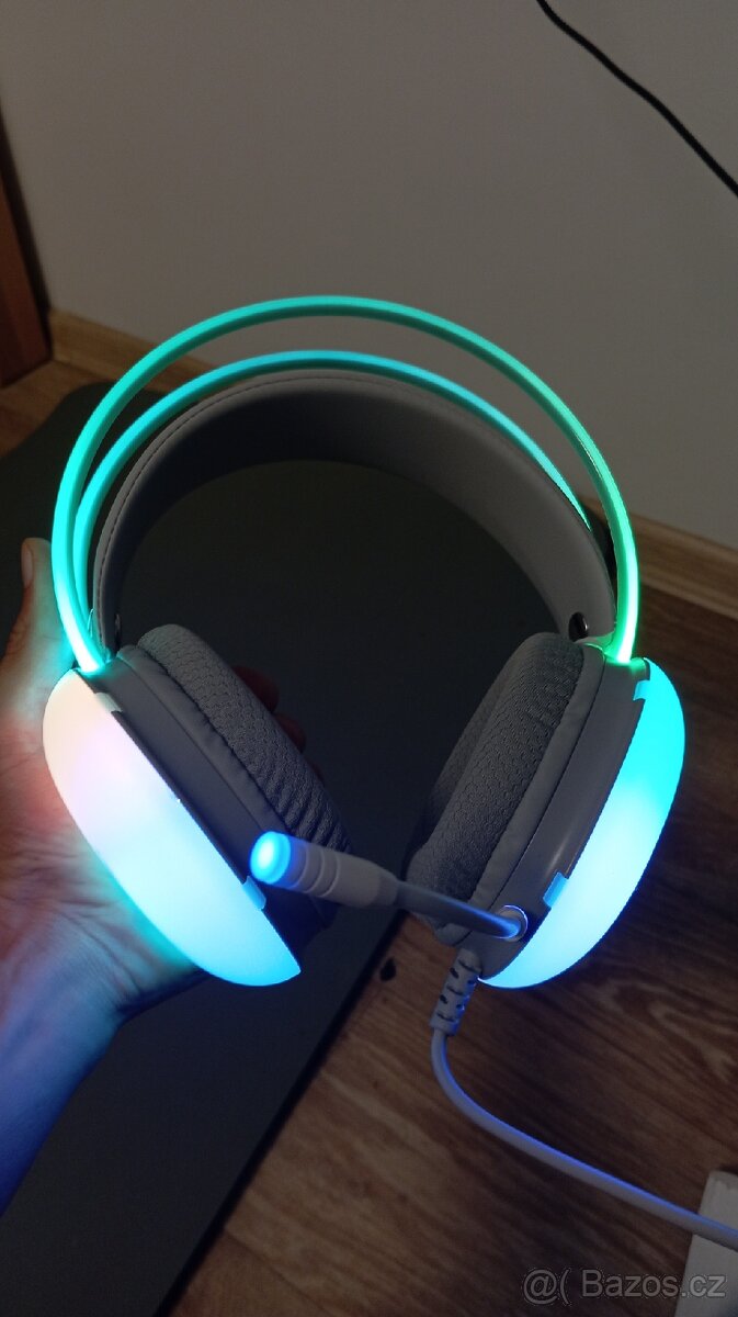 Celé RGB herní sluchátka - 2