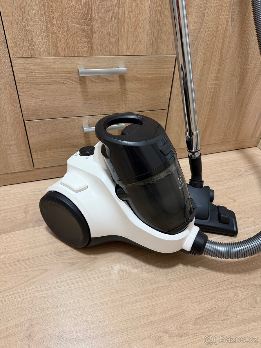 Electrolux vysavač EASE C4 - 2