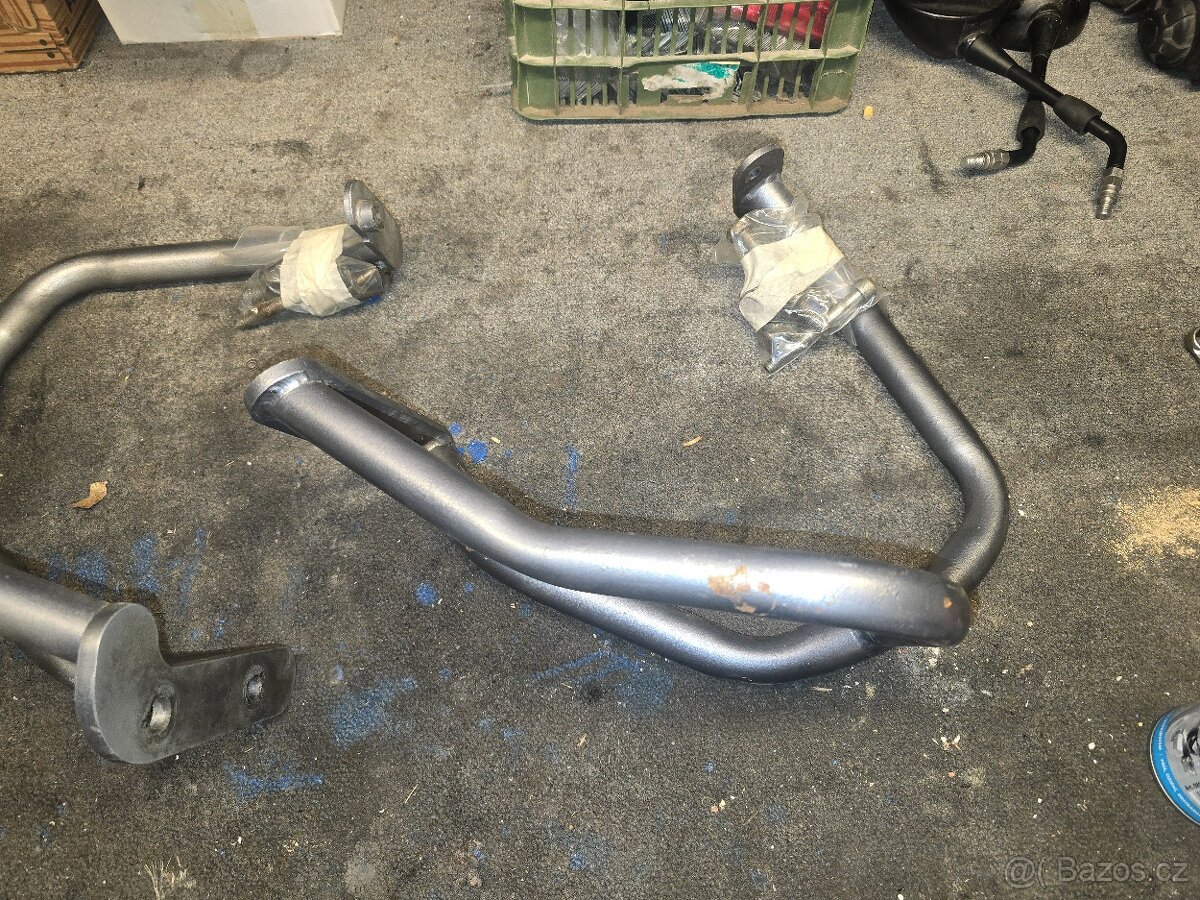 Bmw GS 1200R 2012 padací ramy. - 2