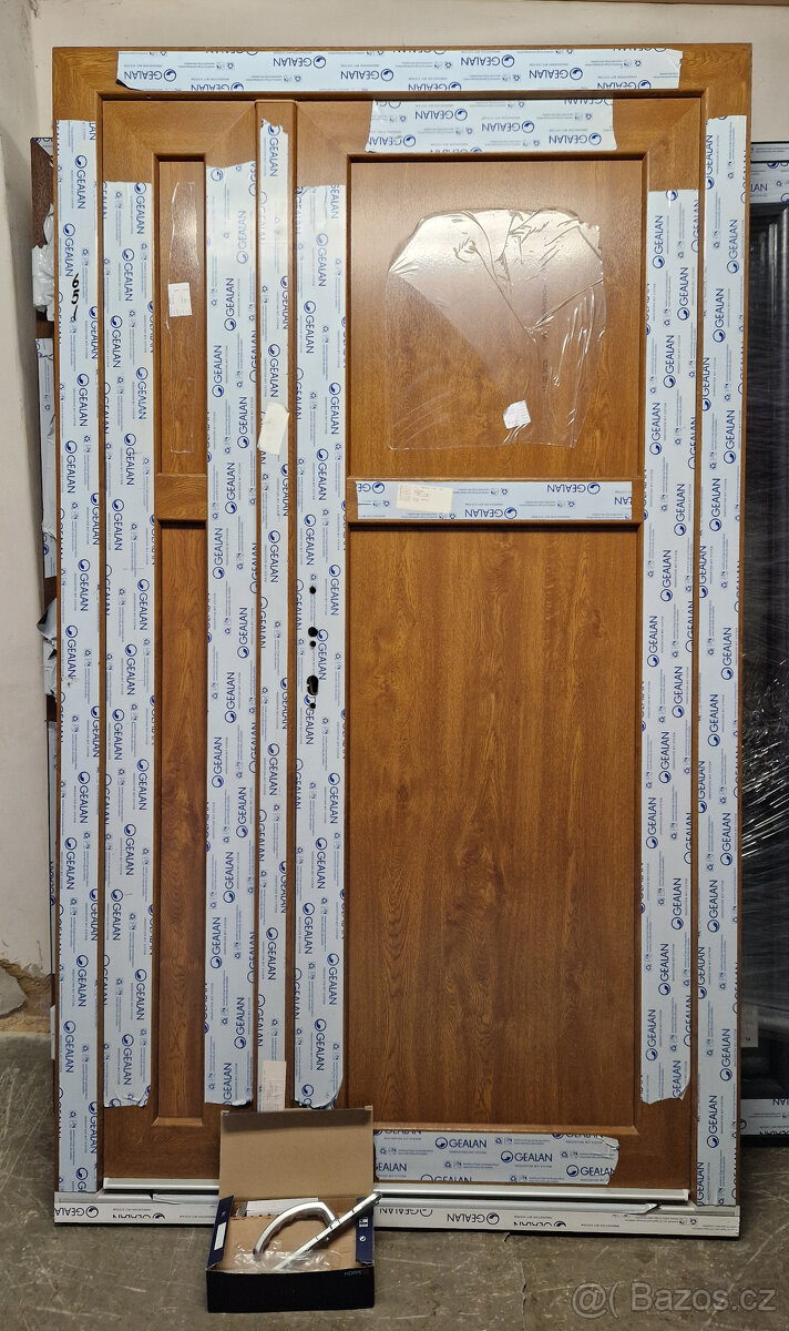 DVEŘE vchodové plastové GEALAN 125x210cm zlatý dub/bílá - 2