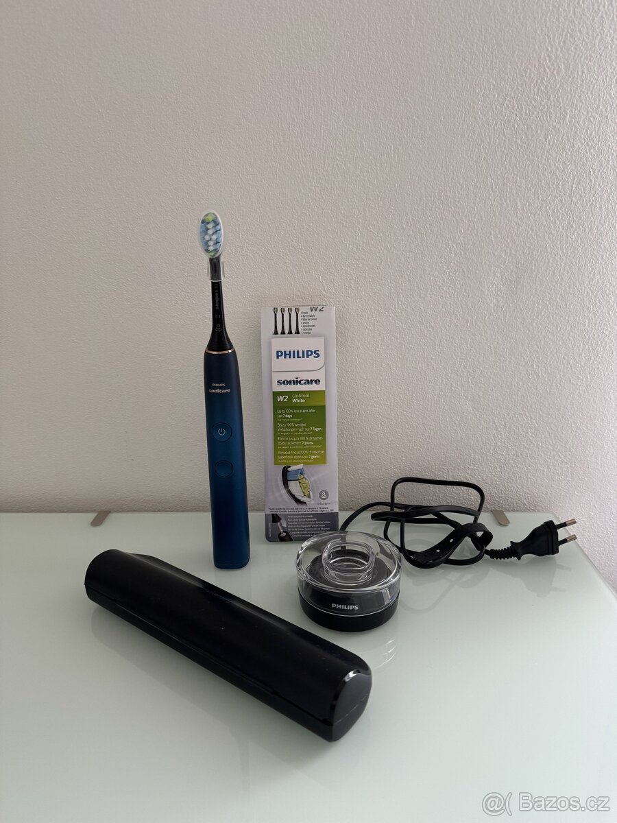Sonický zubní kartáček Philips Sonicare DiamondClean 9000 - 2