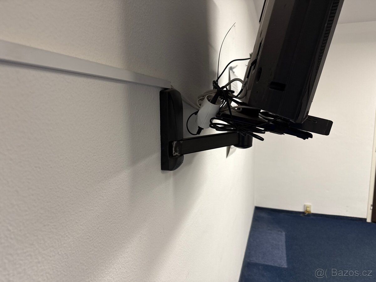 Televize,držák na tv,ovládání atd - 2