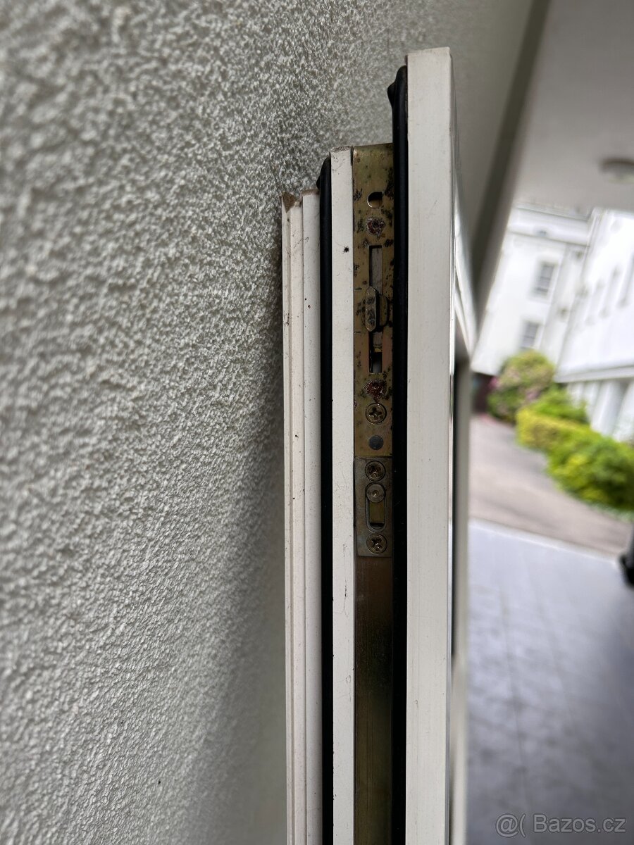 Okno plastové (bez rámu) - 1 kus - 2