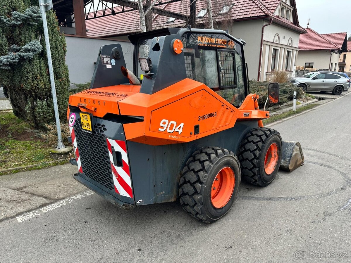 smykem řízený nakladač LOCUST 904 speed+ - 2