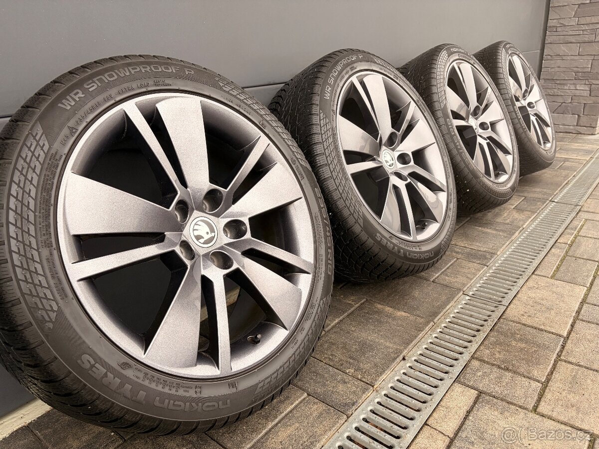 Zimní originál Škoda Superb 235/45 r18 - 2