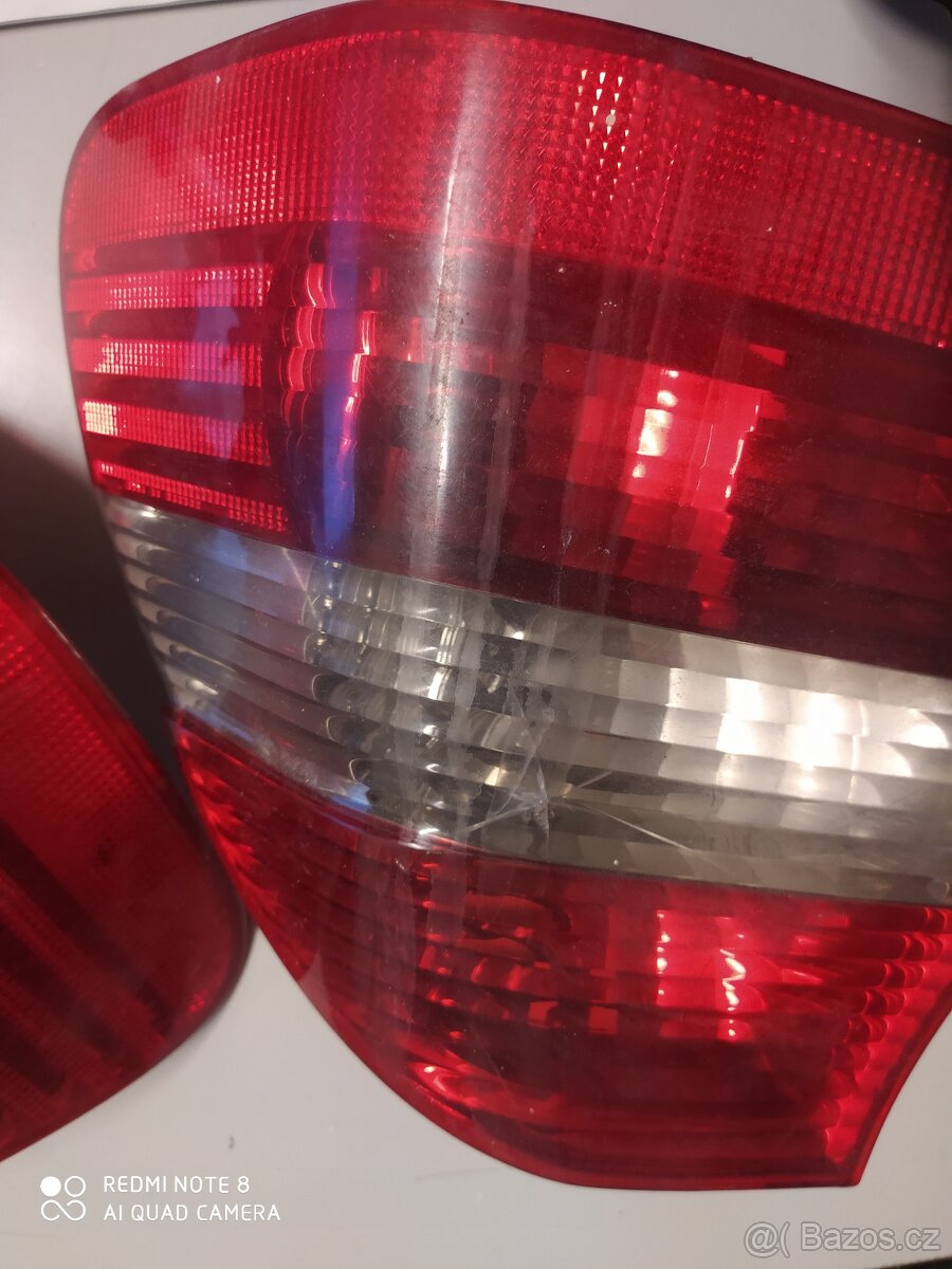 Zadní světla BMW 3, návod 318 ti, koberecky - 2