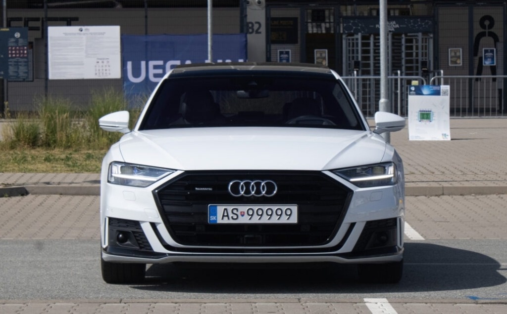 Audi A8 55 TFSI z roku 2022 - 2