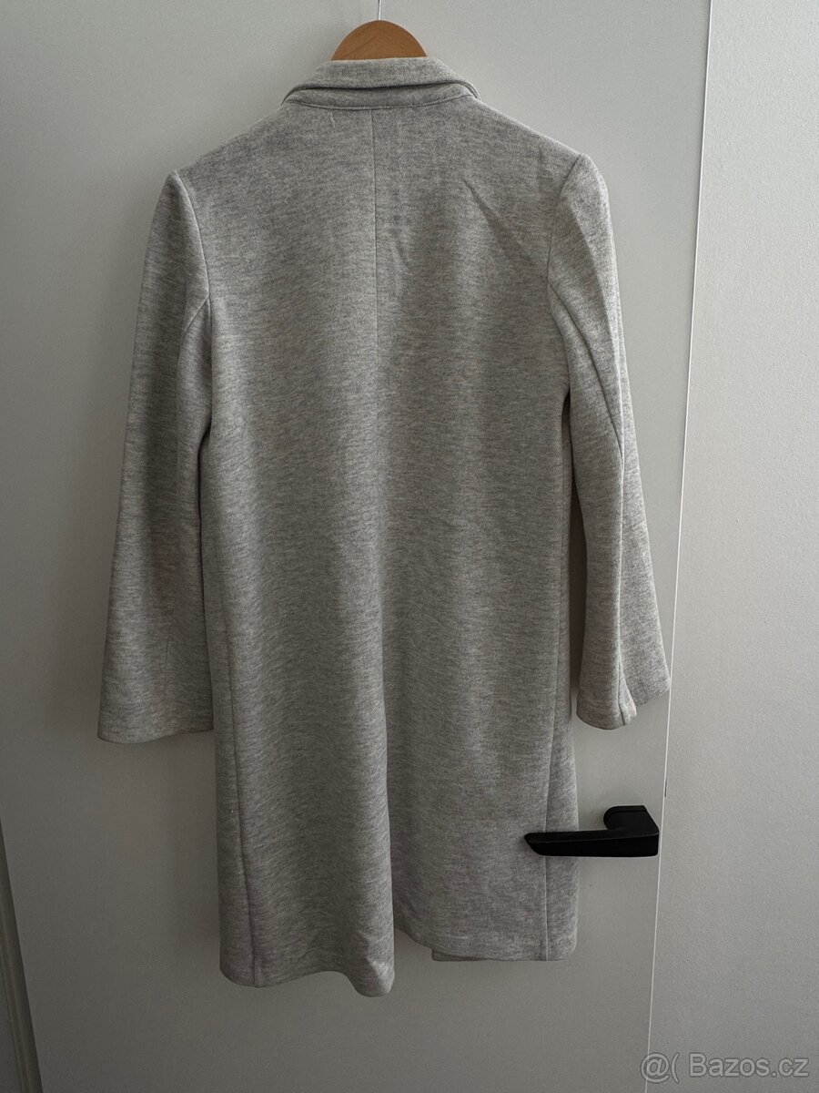 Šedivý kabátek - 2