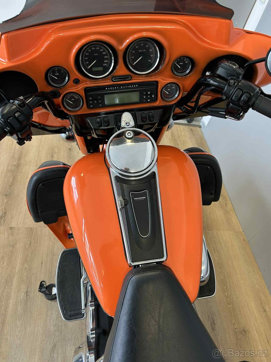 Harley-Davidson FLHTCUI Electra Glide Ultra - 2