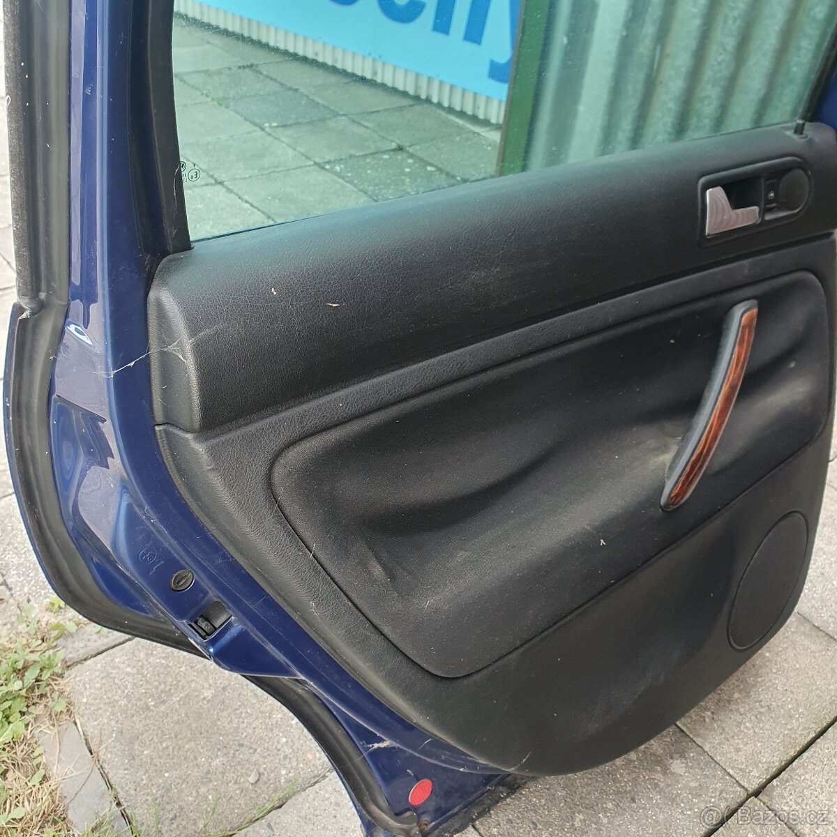 Prodám zadní levé dveře VW Passat - 2