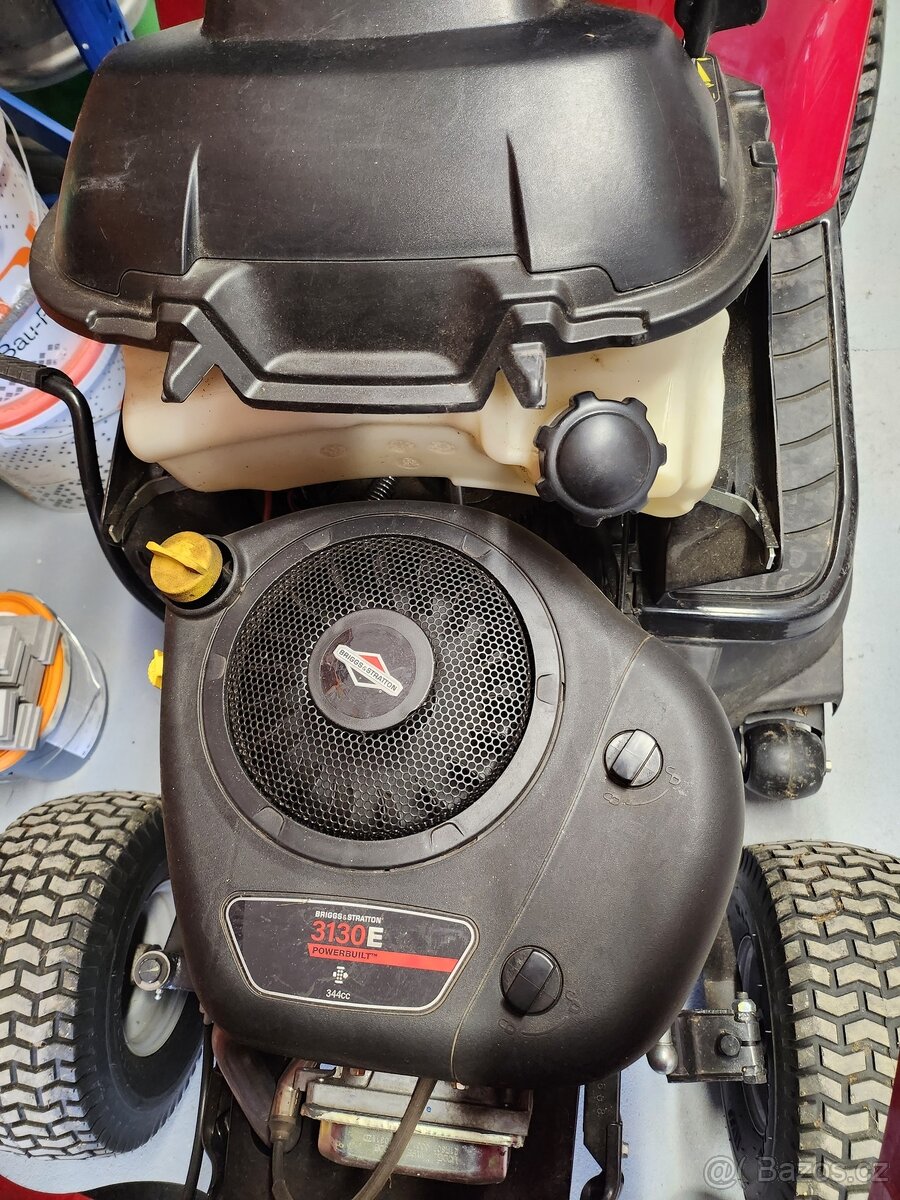 Zahradní traktor Mountfield MTF 1430 HD - 2