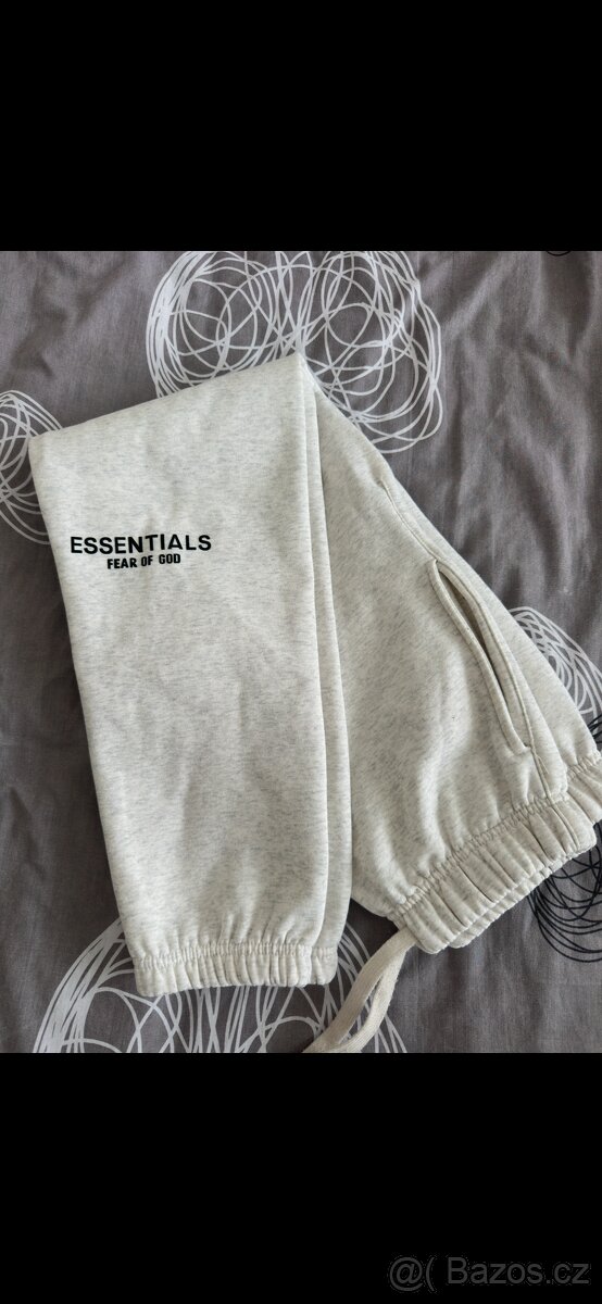 Essentials teplaky - 2