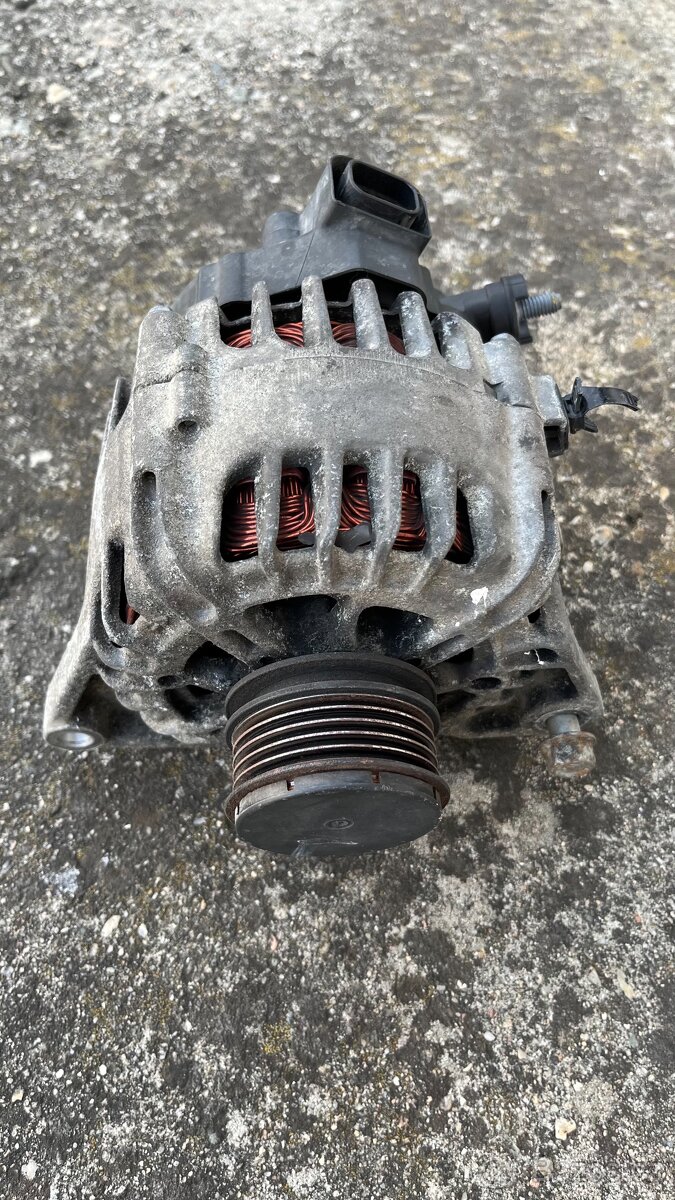 Alternátor KIA, Hyundai - 37300-2A500 - 2