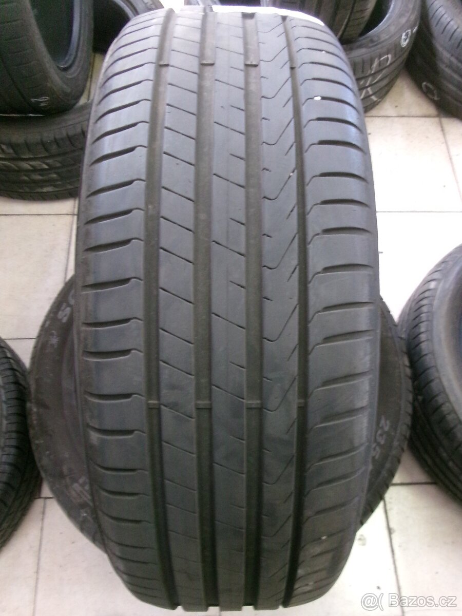 235/55 R18 PIRELLI (5,5mm) č.15698/D3 - 2