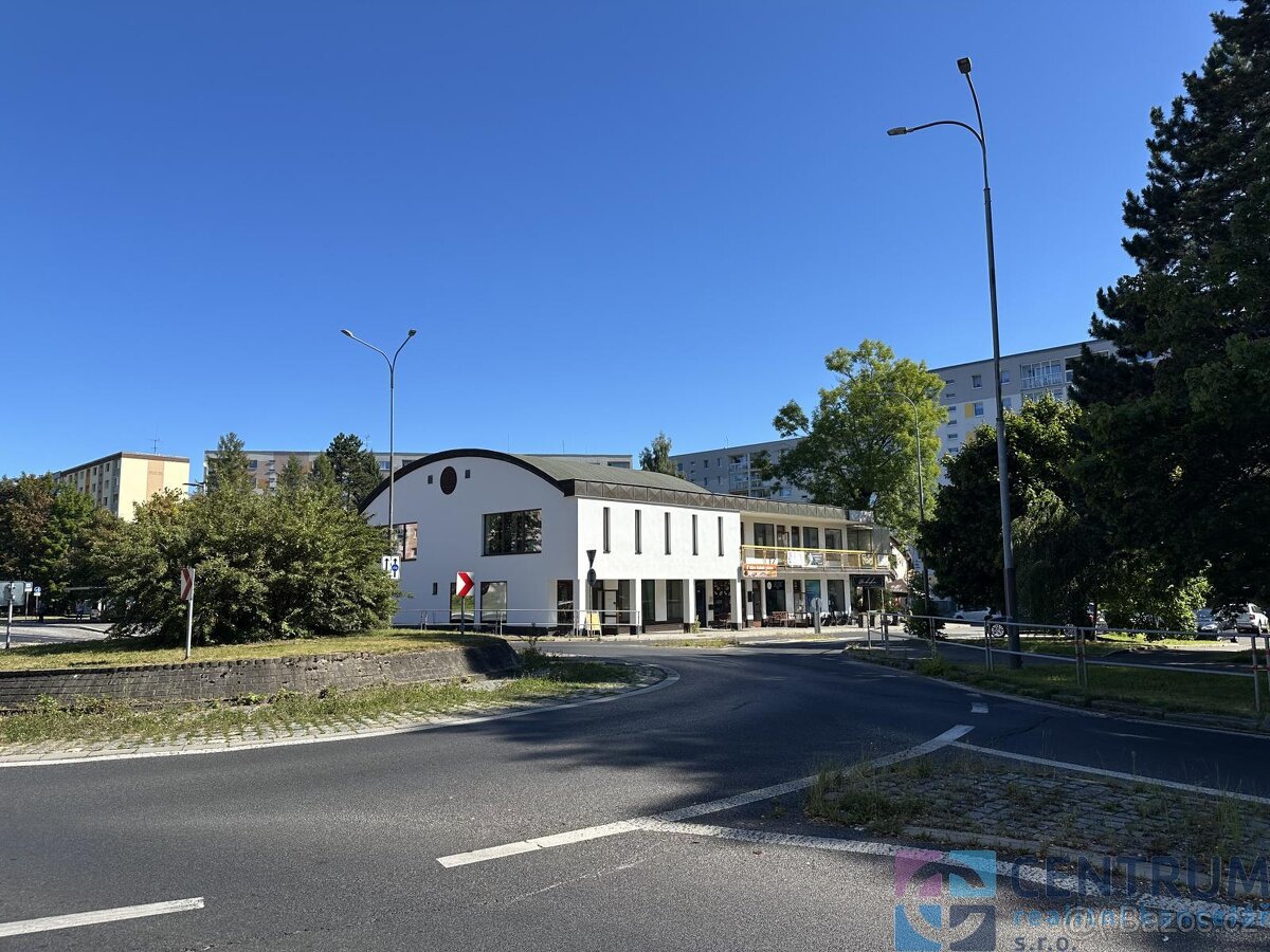 Pronájem komerčních prostor 264m2 - 2
